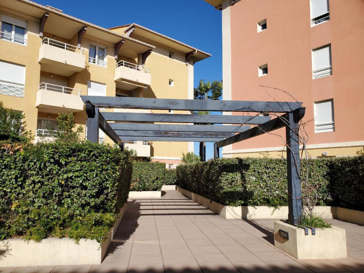 Port Frejus Rives Latines Studio Cabine 30 M2 4 Pe Esterno foto
